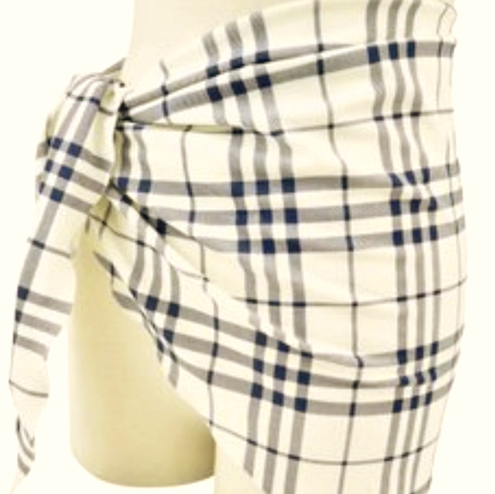 NWOT BURBERRY navy blue and white short sarong